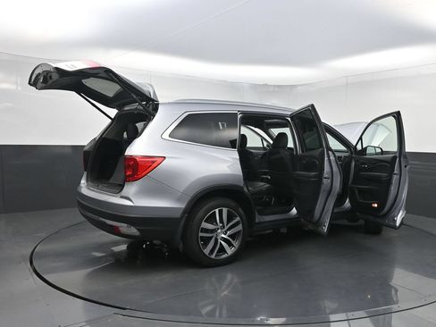 Used 2017 Honda Pilot Elite image 42