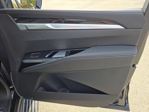 New 2026 Cadillac Escalade Luxury image 6