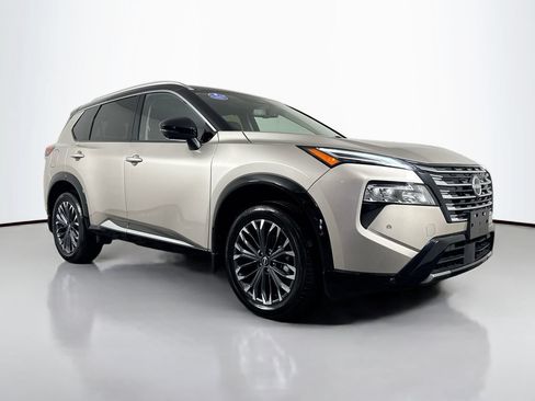 Used 2024 Nissan Rogue Platinum w/ Platinum Premium Package AWD/4WD image 3