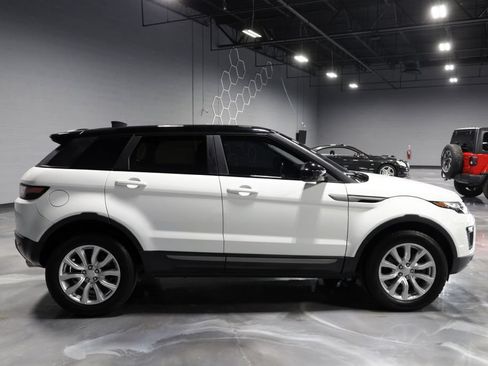 Used 2018 Land Rover Range Rover Evoque SE AWD/4WD image 8