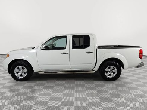 Used 2013 Nissan Frontier SV w/ SV Value Truck Pkg RWD image 5