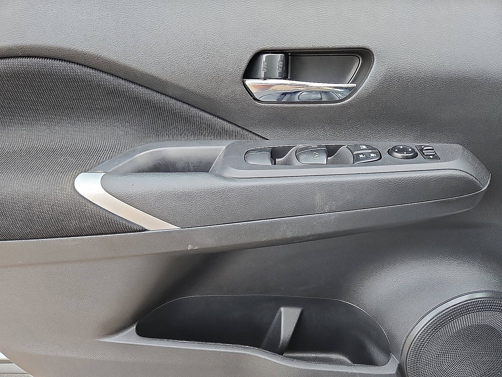 Used 2024 Nissan Kicks SV FWD image 21