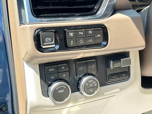 New 2026 GMC Yukon Denali w/ Advanced Technology Package AWD/4WD image 40