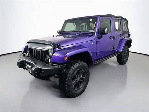 Used 2017 Jeep Wrangler Unlimited Sahara image 3