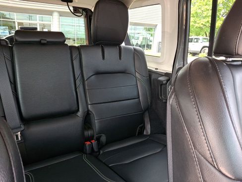 Used 2023 Jeep Wrangler Unlimited Sahara w/ Cold Weather Group AWD/4WD image 19