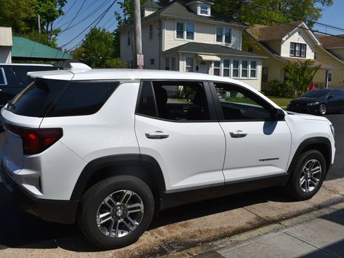 Used 2025 GMC Terrain Elevation AWD/4WD image 5