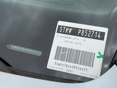 Used 2025 Volkswagen Jetta SE FWD image 34