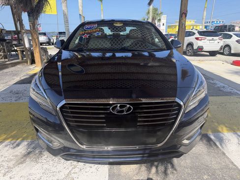 Used 2017 Hyundai Sonata Limited w/ Ultimate Package 02 FWD image 2