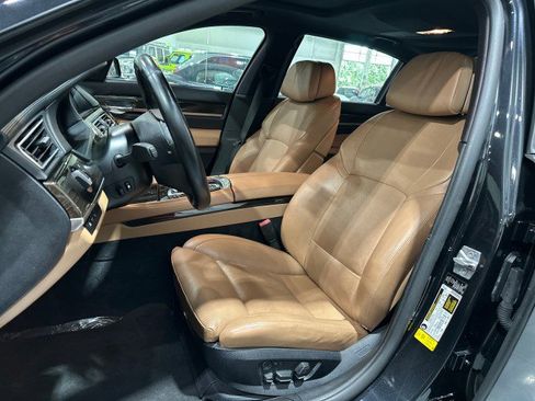 Used 2012 BMW 750Li RWD image 4