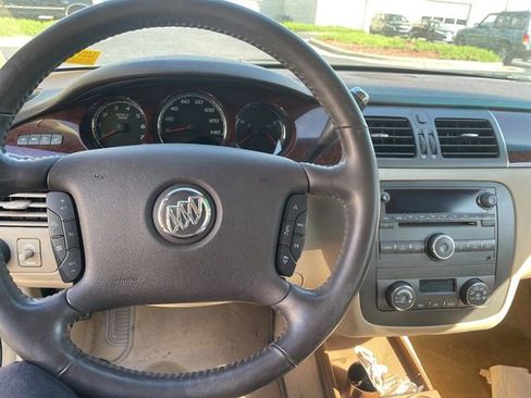Used 2010 Buick Lucerne CXL w/ Driver Confidence Package FWD image 6