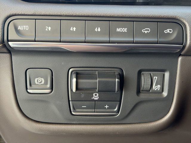 Used 2024 Cadillac Escalade Sport w/ LPO, ONYX Package AWD/4WD image 18