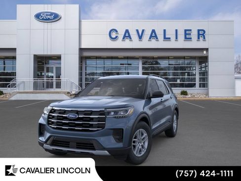 Used 2026 Ford Explorer Active AWD/4WD image 2