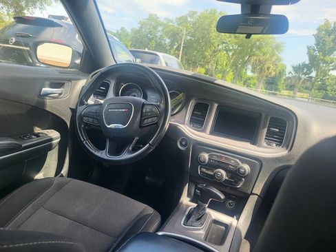 Used 2022 Dodge Charger SXT RWD image 17