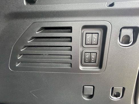 New 2026 Chevrolet Traverse High Country w/ LPO, Floor Liner Package AWD/4WD image 18