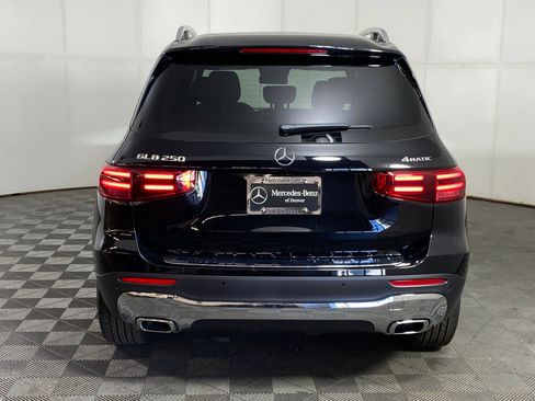 New 2025 Mercedes-Benz GLB 250 4MATIC image 9