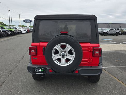 Used 2022 Jeep Wrangler Unlimited Sport AWD/4WD image 8