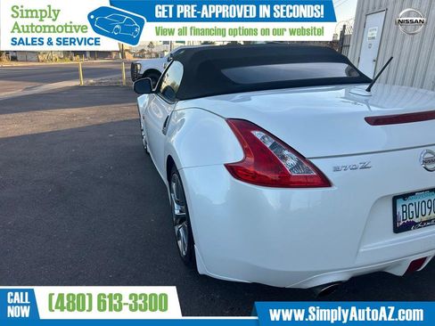 Used 2014 Nissan 370Z Roadster image 10
