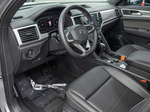 Used 2023 Volkswagen Atlas Cross Sport SE w/ Panoramic Sunroof Package AWD/4WD image 15