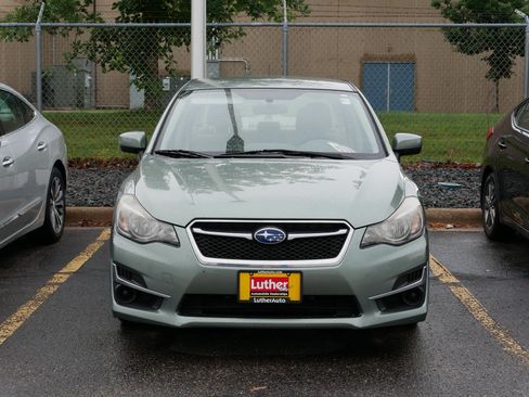 Used 2016 Subaru Impreza 2.0i Premium AWD/4WD image 2