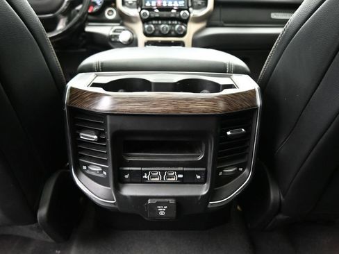 Used 2019 RAM 1500 Laramie AWD/4WD image 29