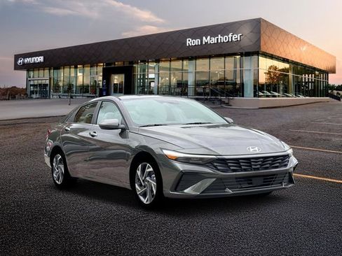 New 2026 Hyundai Elantra Limited FWD image 11