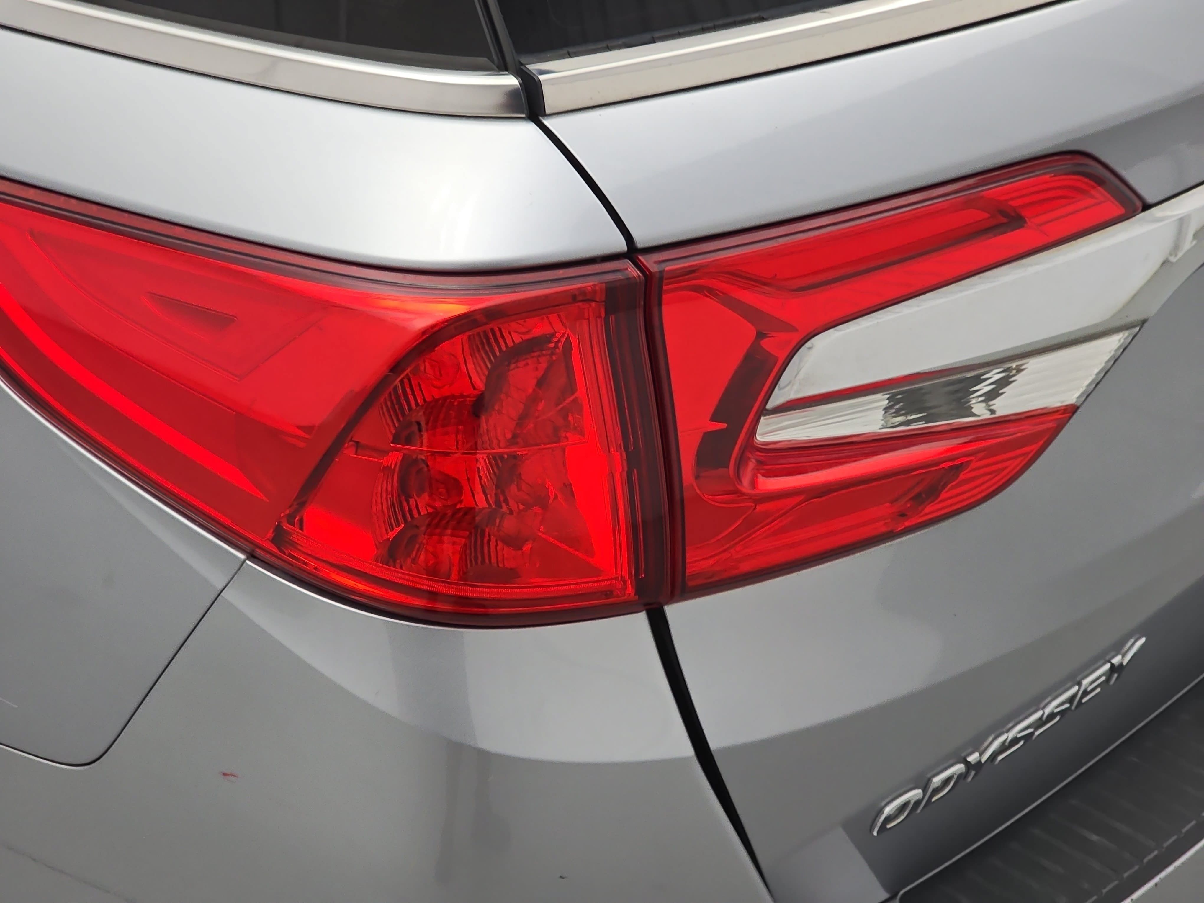 Used 2018 Honda Odyssey EX-L image 36