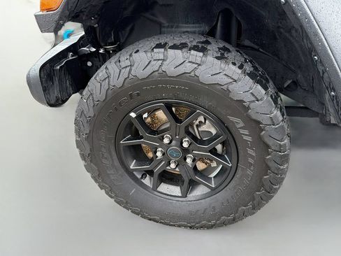 Used 2024 Jeep Wrangler Unlimited AWD/4WD image 9