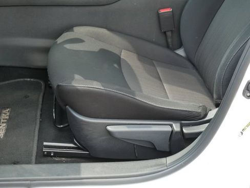 Used 2024 Nissan Sentra SV FWD image 14