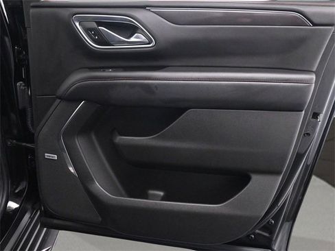 Used 2022 Chevrolet Suburban RST w/ Luxury Package image 18