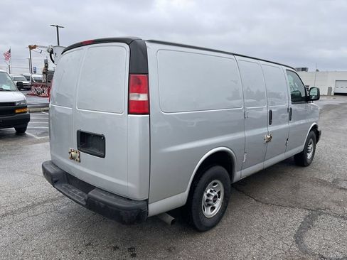 Used 2016 GMC Savana 2500 RWD image 14