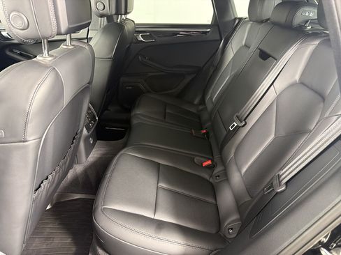 Certified 2026 Porsche Macan AWD/4WD image 22