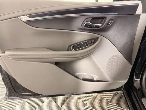 Used 2015 Chevrolet Impala LTZ image 14