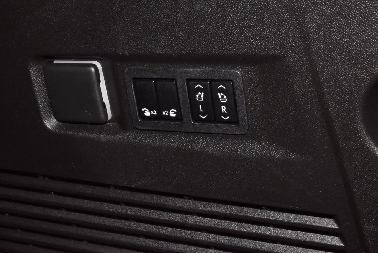 Used 2022 GMC Yukon Denali RWD image 41