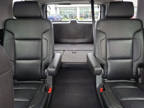 Used 2019 Chevrolet Tahoe Premier AWD/4WD image 18