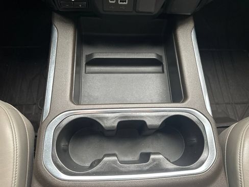 Used 2020 Chevrolet Silverado 1500 LTZ w/ LTZ Convenience Package AWD/4WD image 7