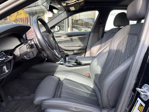 Used 2022 BMW 530i xDrive w/ Premium Package image 10