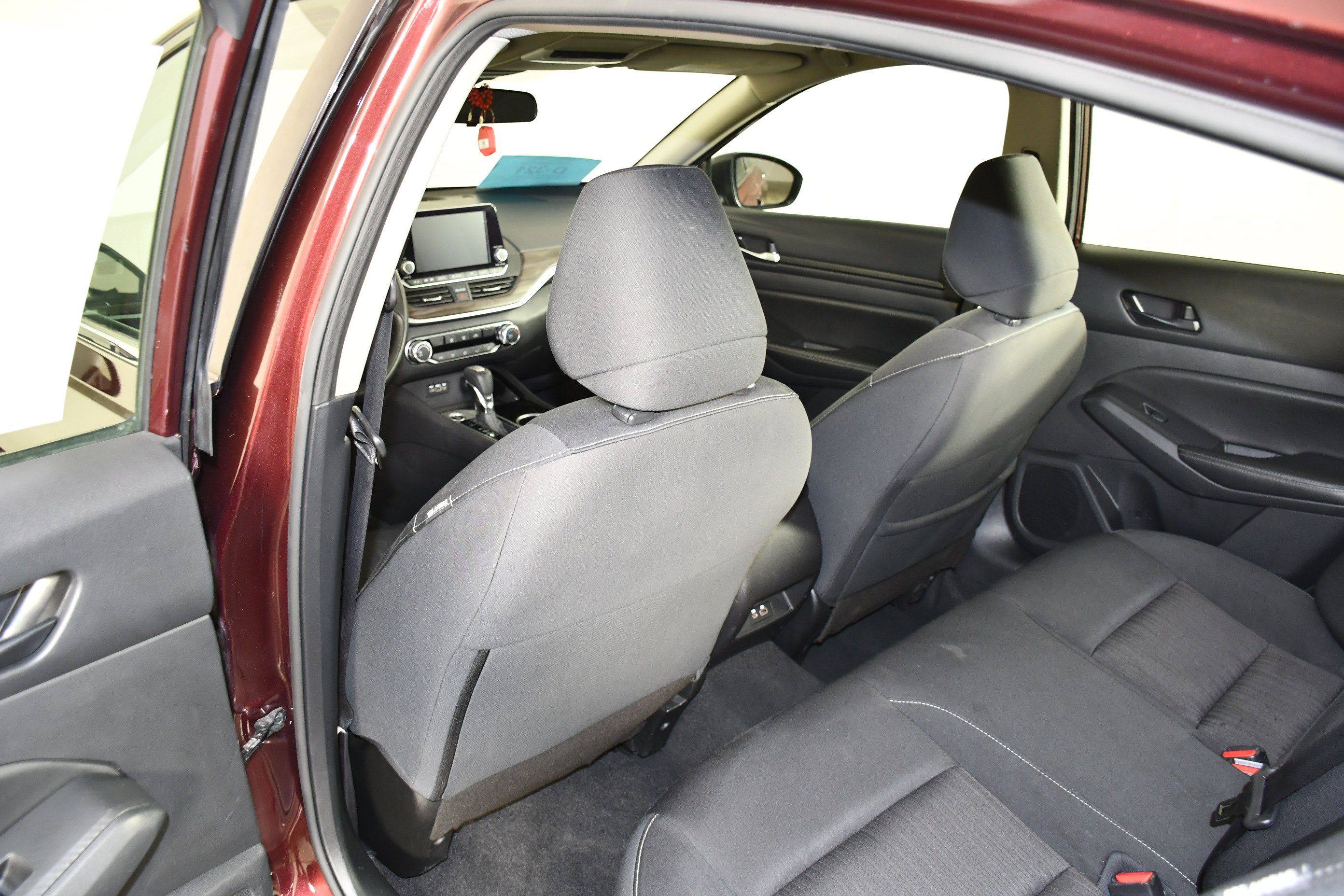 Used 2024 Nissan Altima 2.5 SV FWD image 45