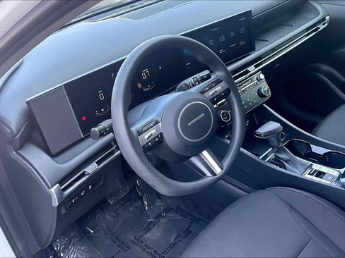Used 2025 Hyundai Tucson SEL FWD image 18