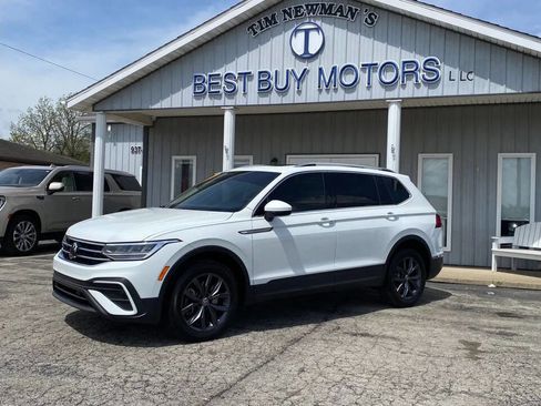 Used 2022 Volkswagen Tiguan SE image 1