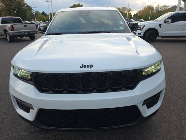 Used 2023 Jeep Grand Cherokee Altitude AWD/4WD image 9