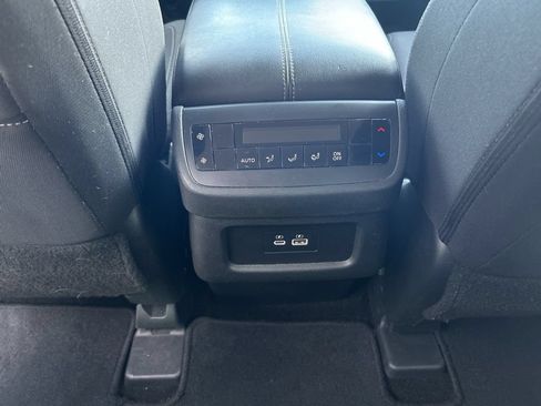 Used 2025 Nissan Pathfinder SV FWD image 13