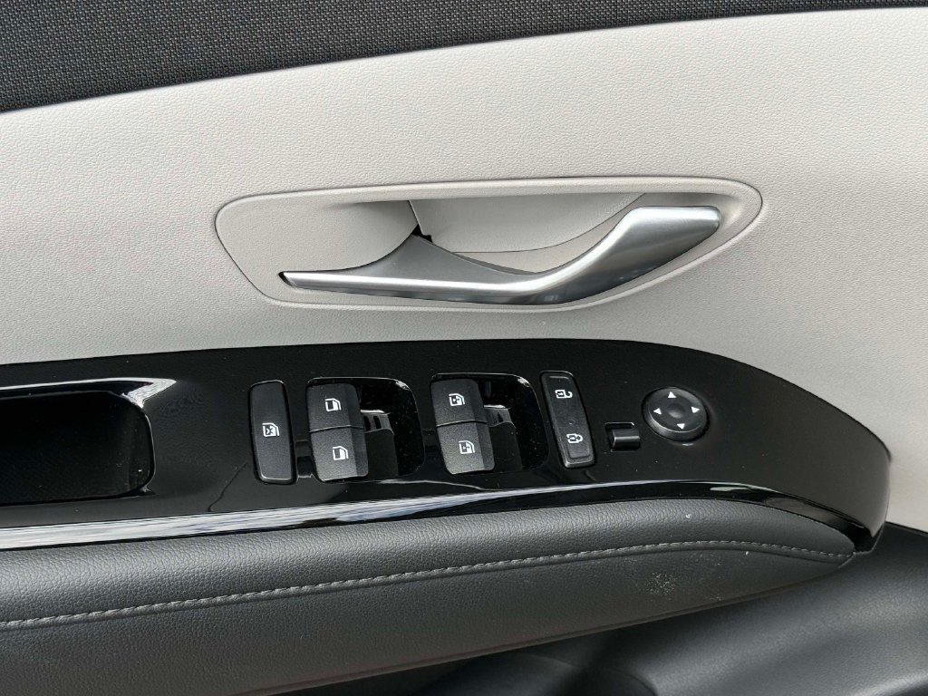 Used 2022 Hyundai Tucson Limited AWD/4WD image 21