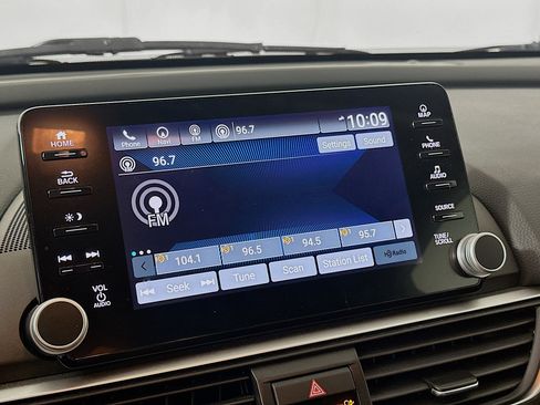 Used 2020 Honda Accord Touring image 21