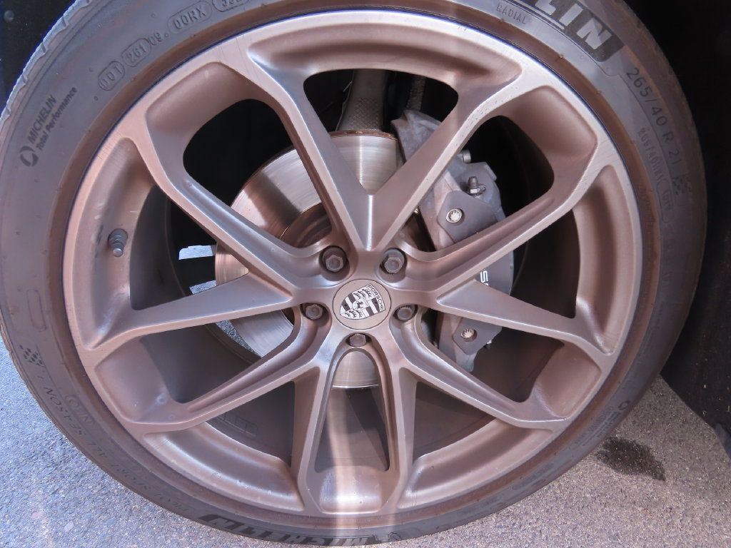 Used 2022 Porsche Macan AWD/4WD image 15