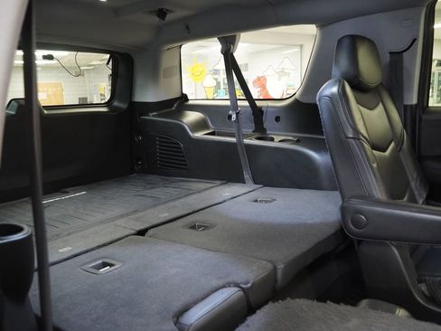 Used 2019 Cadillac Escalade ESV Luxury image 38