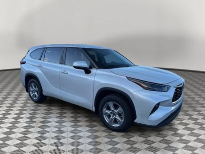 Used 2023 Toyota Highlander LE