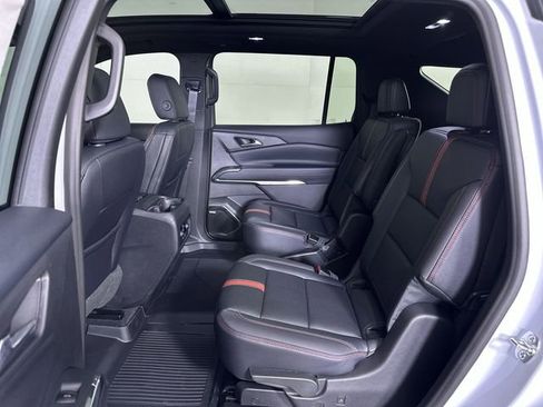 New 2026 Chevrolet Traverse RS w/ LPO, Floor Liner Package FWD image 26