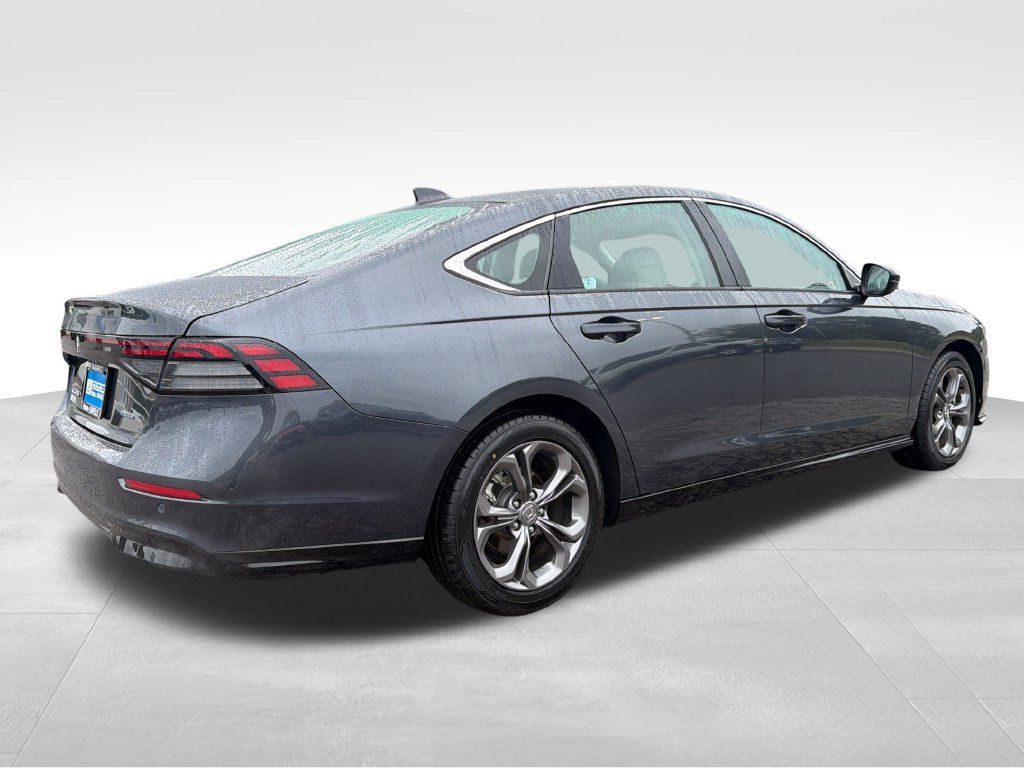 Used 2023 Honda Accord EX-L image 7