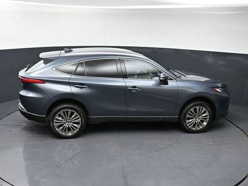 Used 2024 Toyota Venza XLE image 28