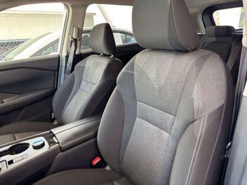 Used 2025 Nissan Rogue SV image 37